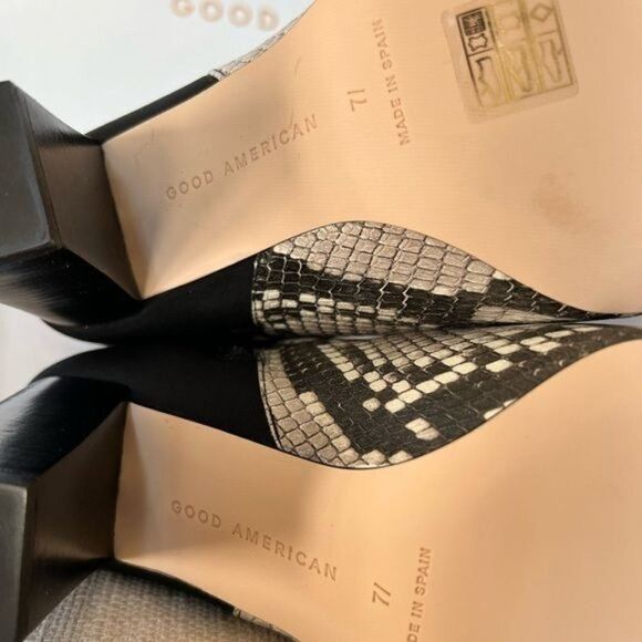 Good American The Statement Mix Knee High Boot in Python Print/Stone Leather 7.5 - Picture 7 of 8